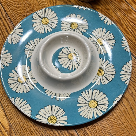 Matilda Jane Hostess Exclusive pitcher with lid and chip and dip serving set. - Picture 2 of 8